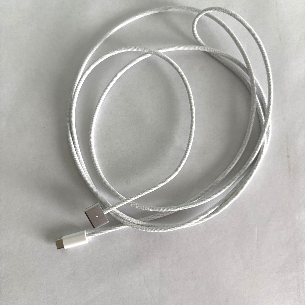 Apple USB-C type c to MagSafe 3 Charging cable 6.6' (2M) Mac Book Pro White